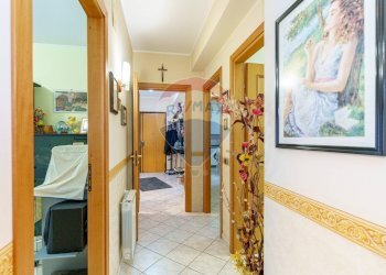 Hall / corridoio - Quadrilocale Via San Giovanni Galermo
 
30, Gravina di Catania - foto 6