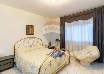 Camera / camera da letto - Quadrilocale Via San Giovanni Galermo
 
30, Gravina di Catania - foto 15