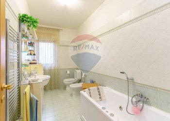 Bagno - Quadrilocale Via San Giovanni Galermo
 
30, Gravina di Catania - foto 24