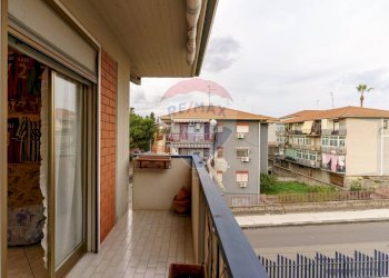 Balcone - Quadrilocale Via San Giovanni Galermo
 
30, Gravina di Catania - foto 29