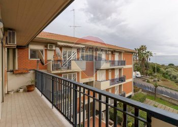 Balcone - Quadrilocale Via San Giovanni Galermo
 
30, Gravina di Catania - foto 30