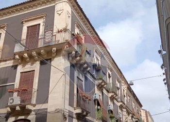 Edificio all\'aperto - Shop via Santissima Trinità
 
66, Catania - photo 1