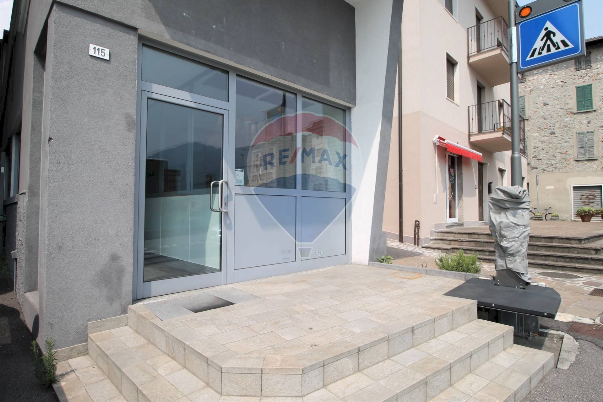 Terrazza - Commercial Premises Costa Volpino - photo 1