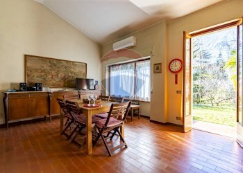 Sala da pranzo - Villa a Schiera via IV Novembre
4, Tremezzina - foto 32