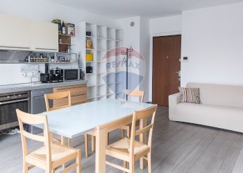 Sala da pranzo - Bilocale Via Risorgimento
 
5/A, Vimercate - foto 2