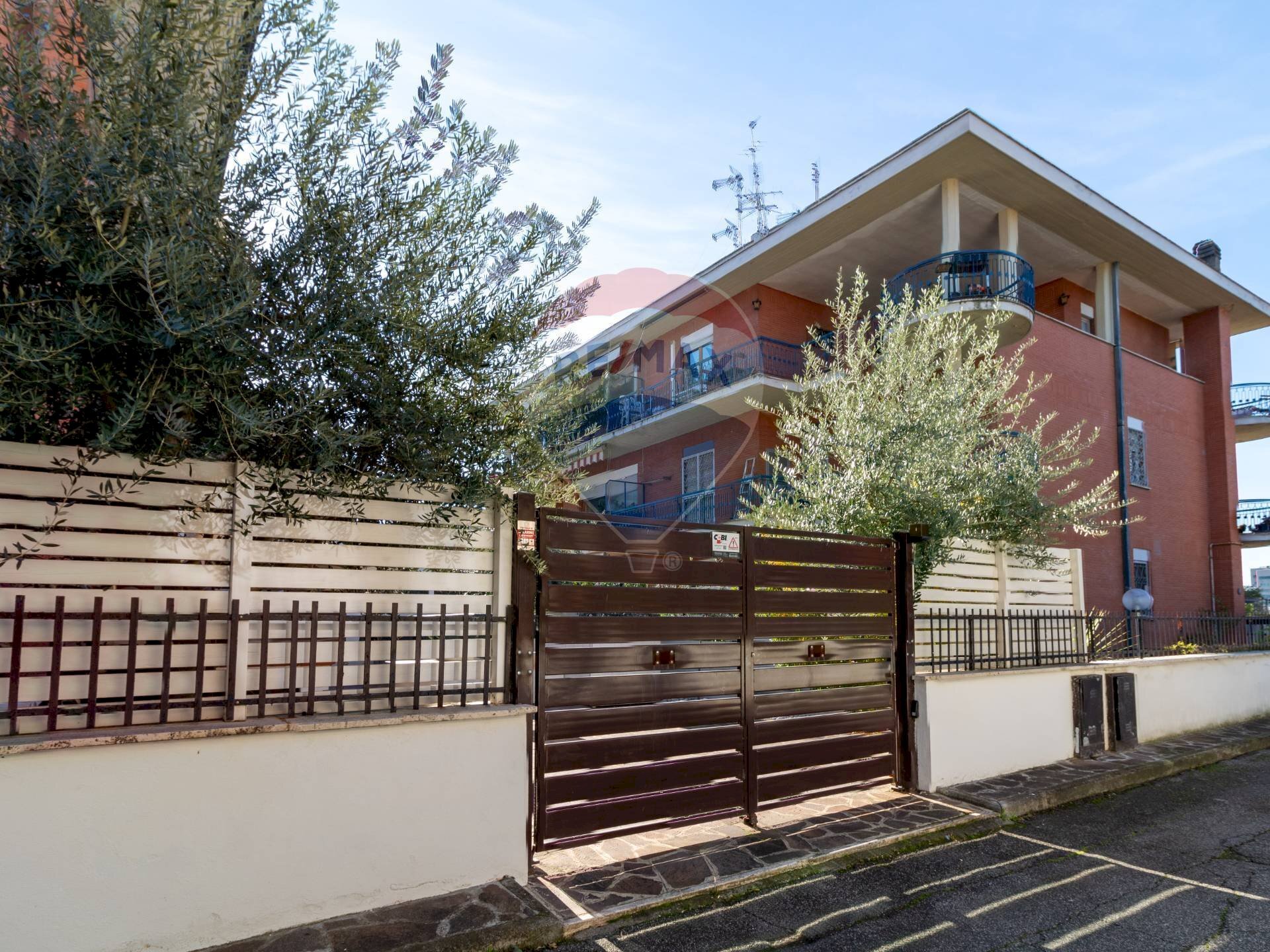 Edificio all\'aperto - Attico VIA DI TORRE GAIA
 
26, Roma - foto 1