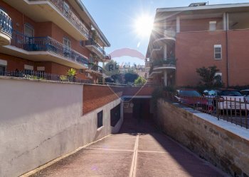 Edificio all\'aperto - Attico VIA DI TORRE GAIA
 
26, Roma - foto 44