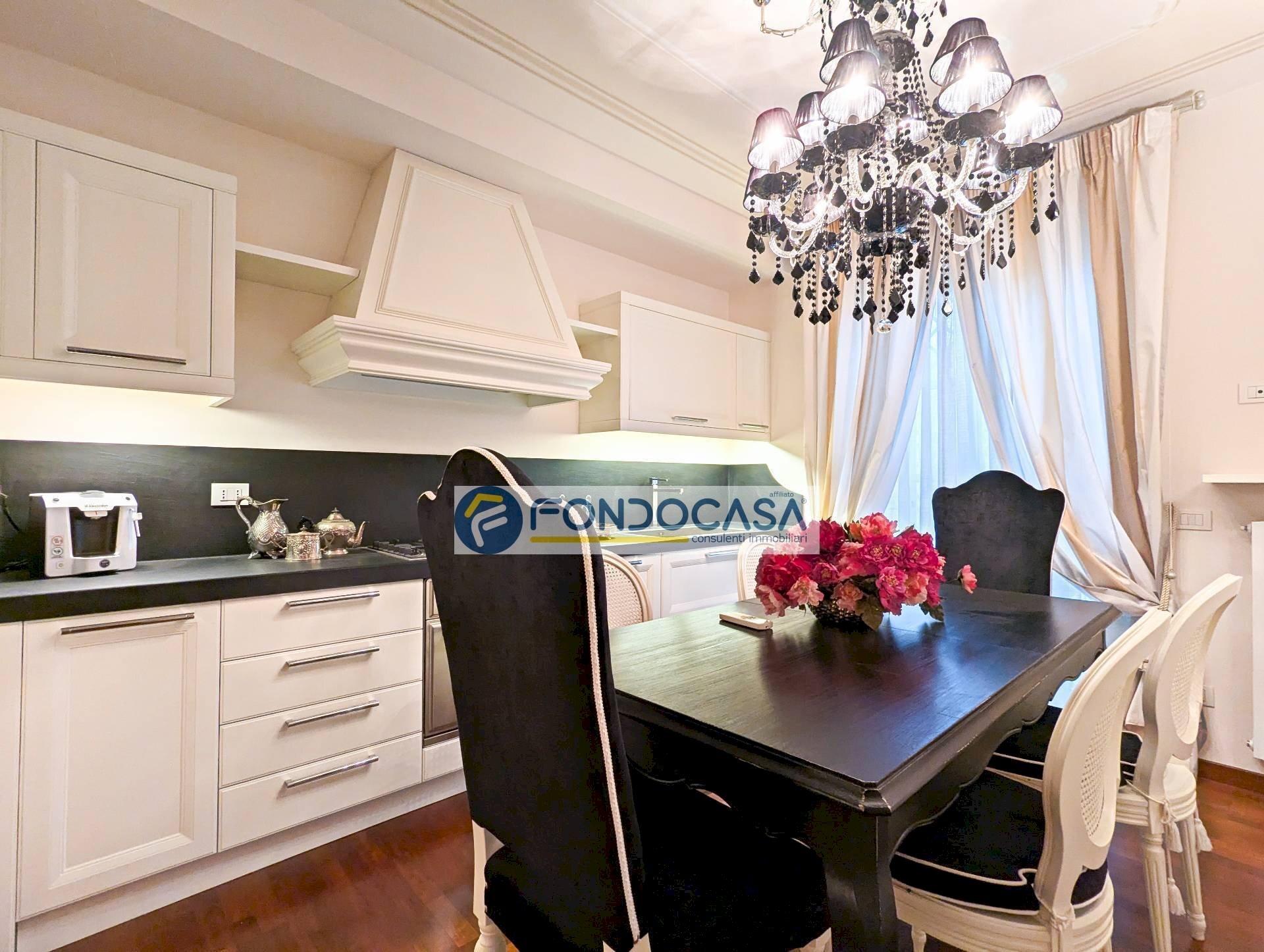 cucina abitabile - Quadrilocale Viale Roma
 
36, Massa - foto 1