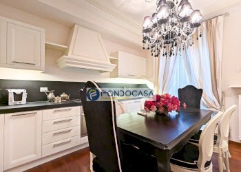 cucina abitabile - Four-room apartment Viale Roma
 
36, Massa - photo 1