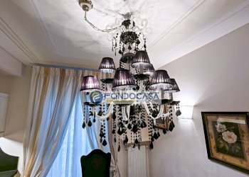 lampadario - Four-room apartment Viale Roma
 
36, Massa - photo 6