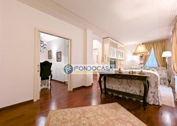 soggiorno - Four-room apartment Viale Roma
 
36, Massa - photo 8