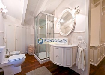 bagno p2 - Four-room apartment Viale Roma
 
36, Massa - photo 32