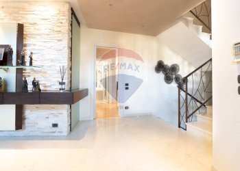 Hall / corridoio - Villa Via Cristoforo Colombo, Bernareggio - photo 25