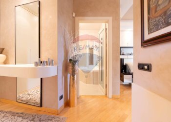 Hall / corridoio - Villa Via Cristoforo Colombo, Bernareggio - photo 32