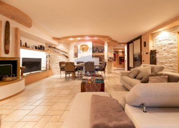 Sala da pranzo - Villa Via Cristoforo Colombo, Bernareggio - photo 59