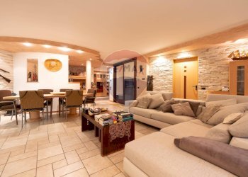 Sala da pranzo - Villa Via Cristoforo Colombo, Bernareggio - photo 60