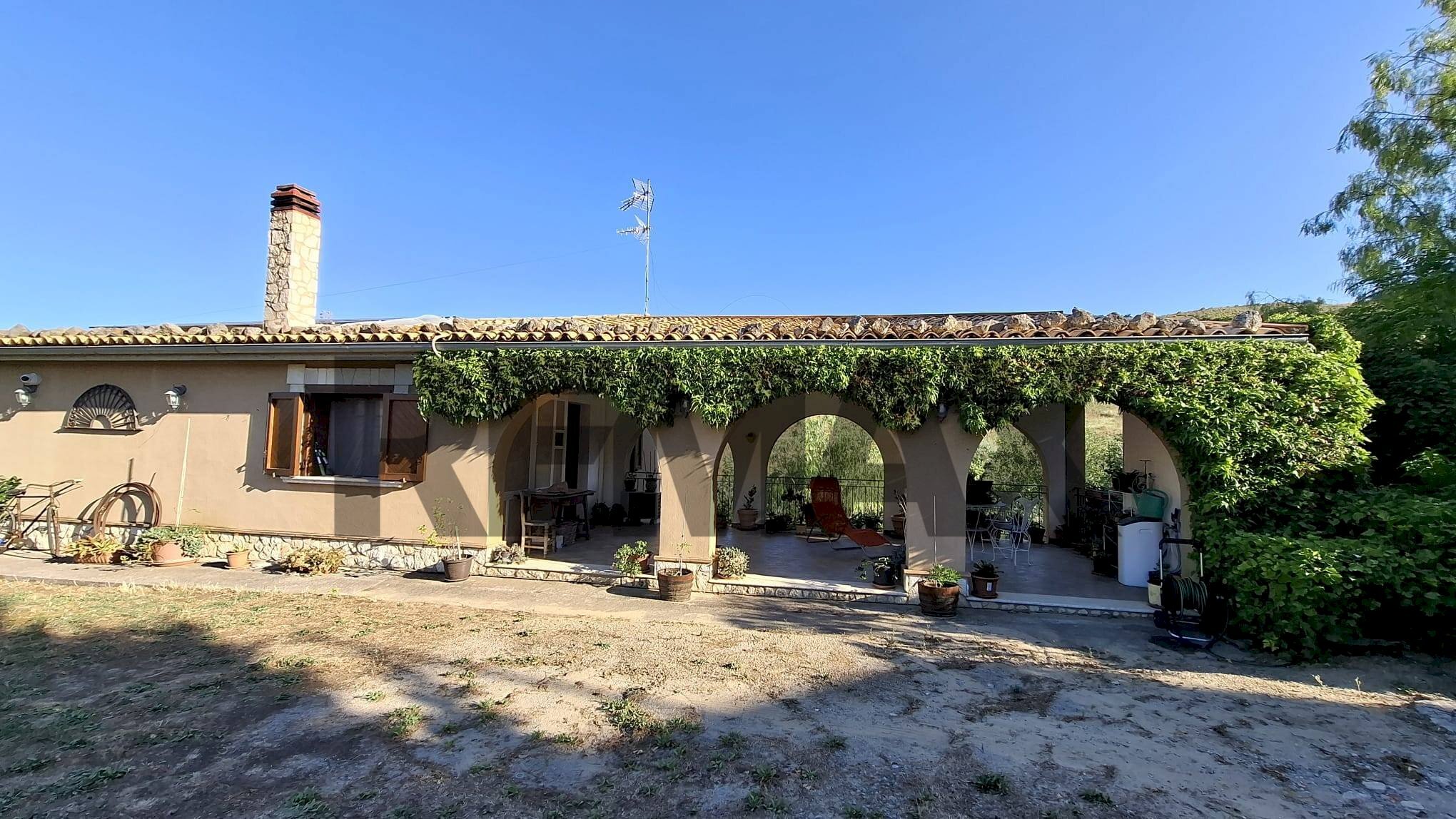 Casa all\'aperto - Villa via trieste
 
s/n, Castellana Sicula - photo 1