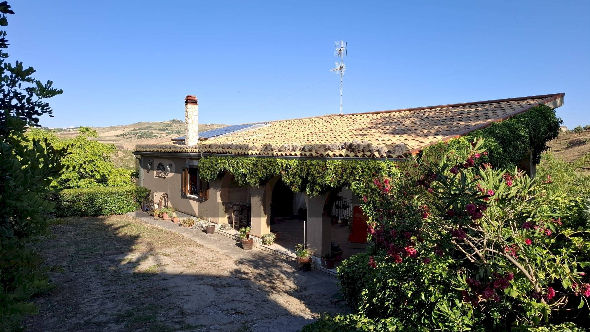 Casa all\'aperto - Villa via trieste
s/n, Castellana Sicula - photo 2