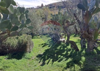 Giardino - Villa via trieste
 
s/n, Castellana Sicula - foto 4