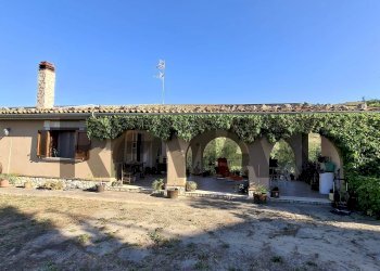 Casa all\'aperto - Villa via trieste
 
s/n, Castellana Sicula - photo 1