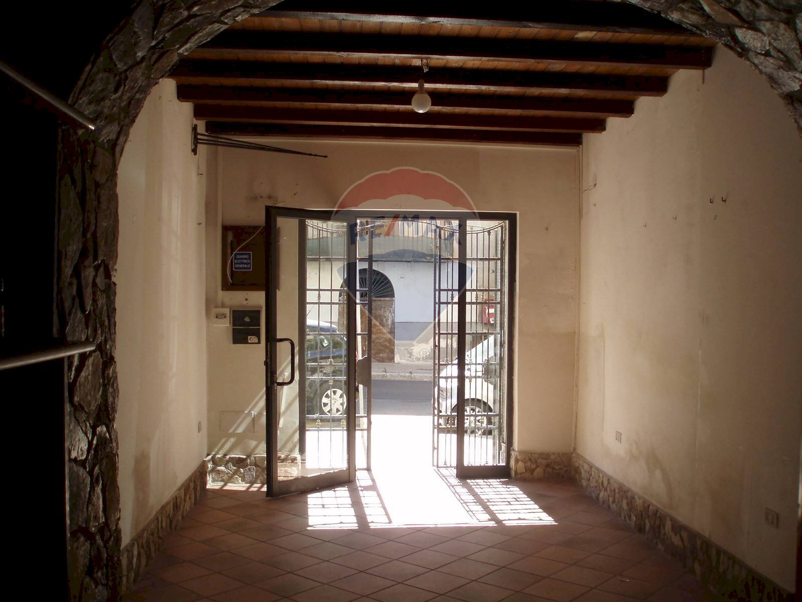 Stanza vuota - Locale Commerciale Corso Butera
 
257, Bagheria - foto 2