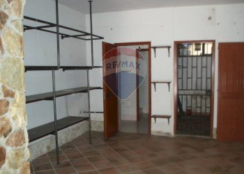 Stanza vuota - Locale Commerciale Corso Butera
 
257, Bagheria - foto 9