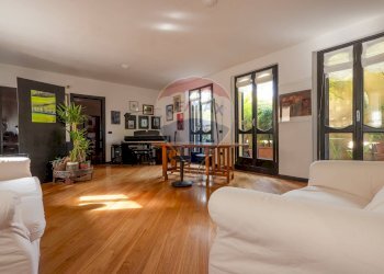 Soggiorno / Sala - Appartamento Via Camillo Benso Conte di Cavour
 
35, Cernusco sul Naviglio - foto 9