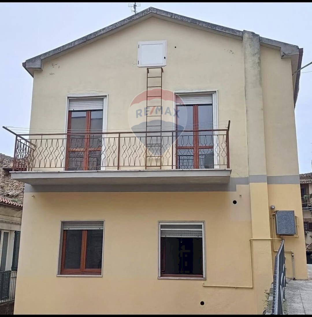 Casa all\'aperto - Semi-detached house via Vasari
 
42, Bucchianico - photo 1