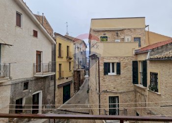 Edificio all\'aperto - Semi-detached house via Vasari
 
42, Bucchianico - photo 16