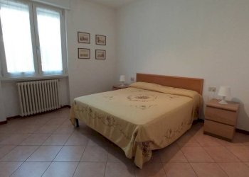 Camera da letto - Three-room apartment via Carcano, 2, Lesa - photo 16
