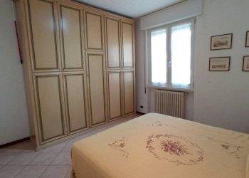 Camera da letto - Three-room apartment via Carcano, 2, Lesa - photo 17