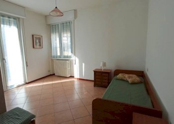 Camera da letto - Three-room apartment via Carcano, 2, Lesa - photo 19