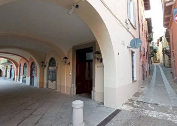 Interno palazzo - Three-room apartment via Carcano, 2, Lesa - photo 38