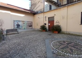 Cortile interno - Three-room apartment via Carcano, 2, Lesa - photo 42