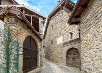 Facciata - Villa via Sotto Torre, 4, Bianzano - foto 33