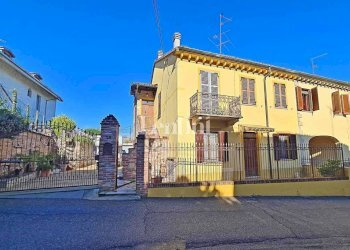 Facciata - Villa via Fratelli Sosso, Casale Monferrato - foto 2
