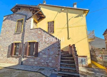 Facciata - Villa via Fratelli Sosso, Casale Monferrato - foto 32