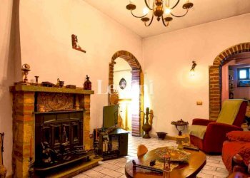 Salone - Villa via Fratelli Sosso, Casale Monferrato - photo 36