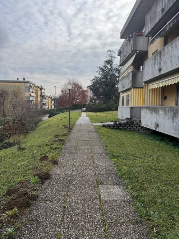 Giardino - Trilocale via Gianni Rodari, 11, Varese - foto 3