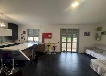 Salone - Trilocale via Gianni Rodari, 11, Varese - foto 9