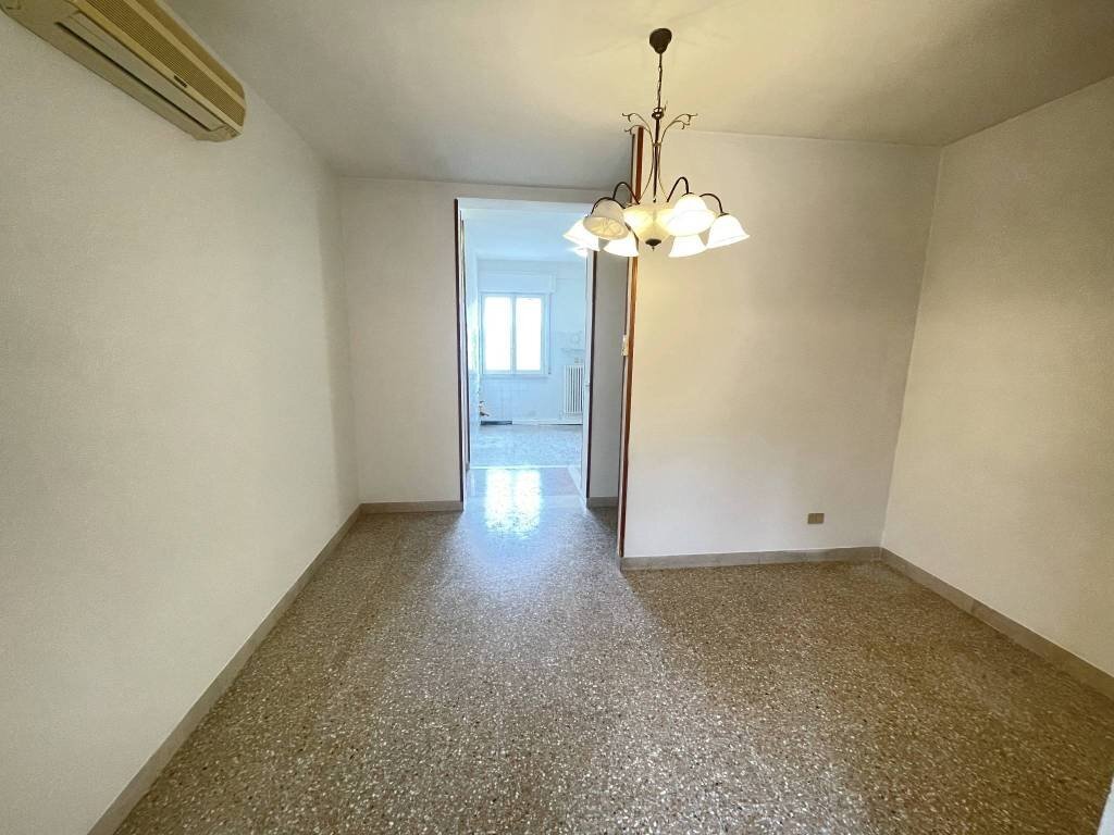 Soggiorno - Quadrilocale via Valle Giralda, Ravenna (zona Porto Corsini) - foto 3