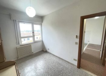 Camera da letto - Quadrilocale via Valle Giralda, Ravenna (zona Porto Corsini) - foto 21