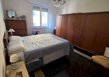 Camera da letto - Quadrilocale Genova (zona Sampierdarena) - foto 13
