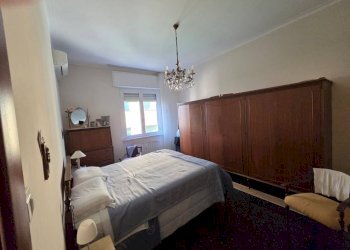 Camera da letto - Quadrilocale Genova (zona Sampierdarena) - foto 15