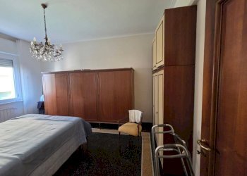 Camera da letto - Quadrilocale Genova (zona Sampierdarena) - foto 16