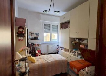 Camera da letto - Quadrilocale Genova (zona Sampierdarena) - foto 25