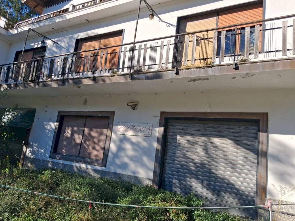 Facciata - Negozio via Angelo Pelissa, 2D, Serra Riccò - foto 2