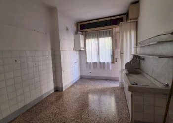 Cucina - Bilocale via Pierino Negrotto Cambiaso, 5, Genova (zona Sampierdarena) - foto 17