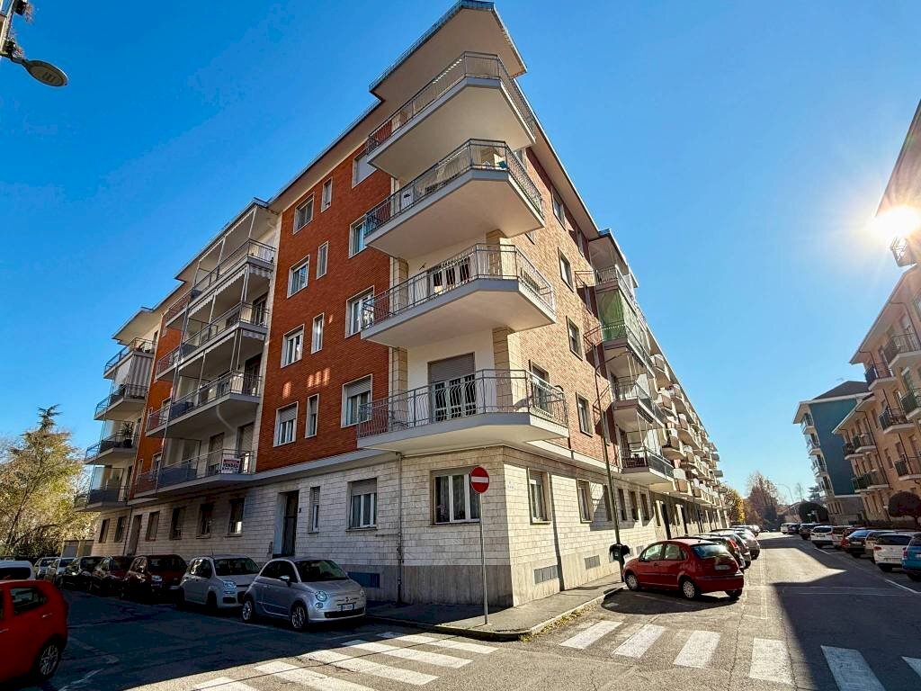 Facciata - Three-room apartment via Nazario Sauro, Pinerolo - photo 2