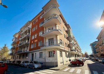 Facciata - Trilocale via Nazario Sauro, Pinerolo - foto 1